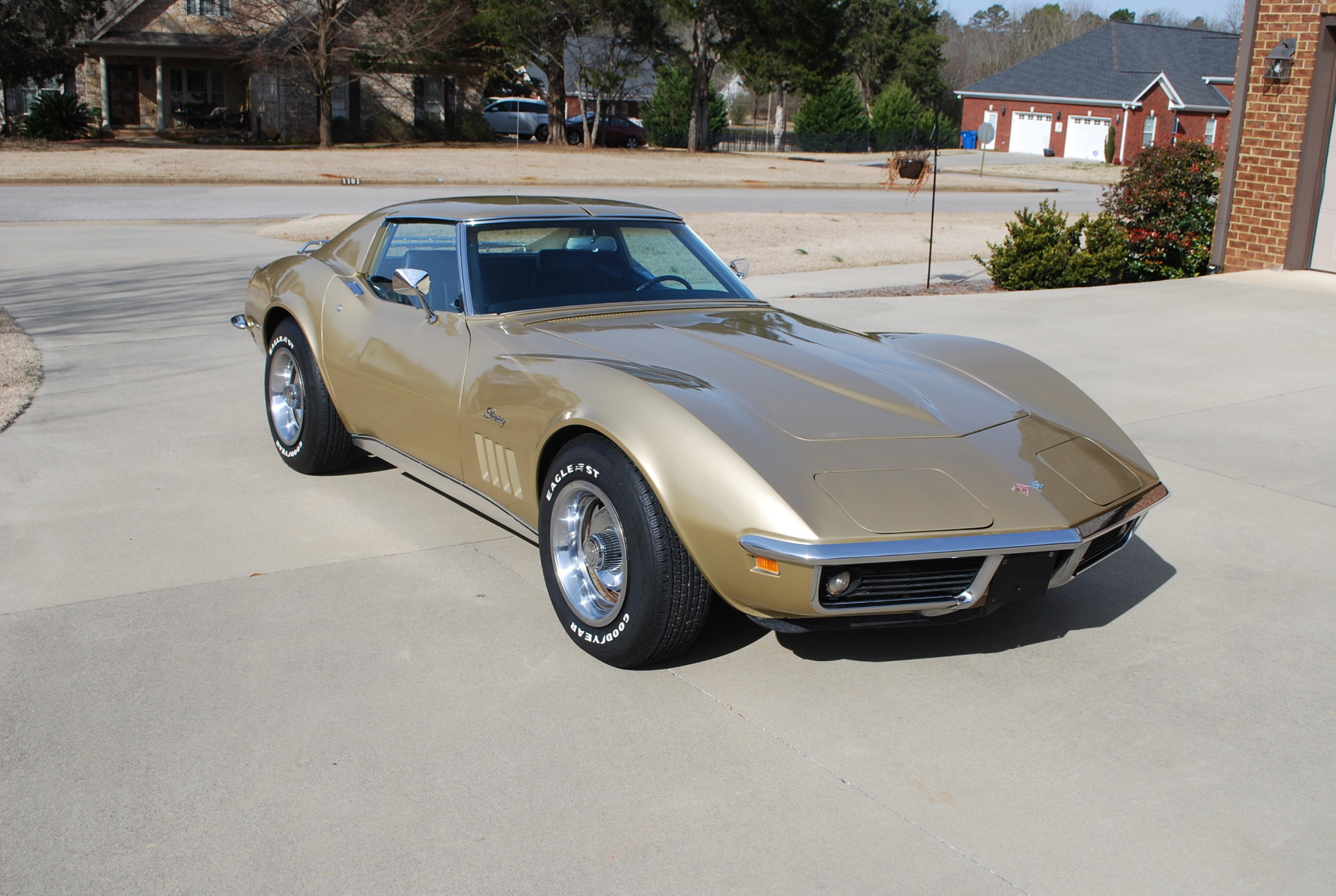 1969 corvette coupe. 